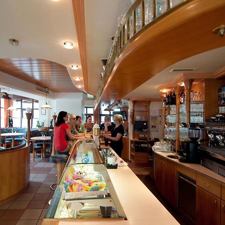 Restaurant - Cafe - Pension Hassler Берг им Драутал Екстериор снимка